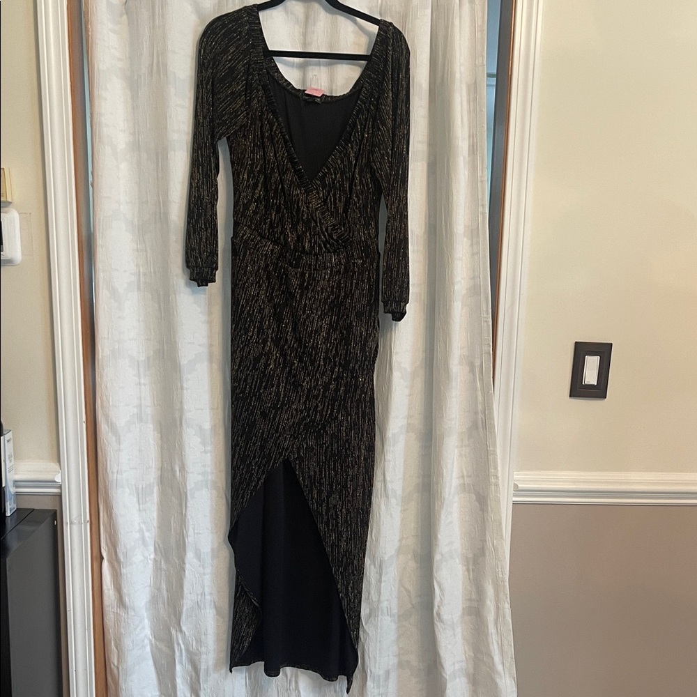Chic Black and Gold Long Sleeve Dress